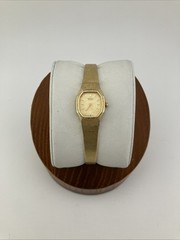 Vtg Seiko Ladies 17mm Watch Gold Tone Hexagonal Gold Dial 6.5″ 2P20-5H39 – RUNS