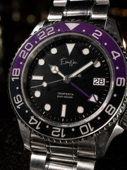 Custom Élan Noir Tempesta GMT Automatic Watch 41mm Steel Black Dial Purple Bezel