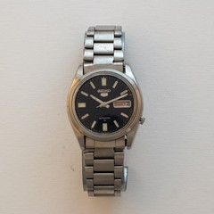 Vintage Seiko 5 Automatic Men Watch 7009-8210 Arabic/English Day Dark Blue Dial