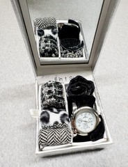 NIB Minicci 6 In 1 Casual Watch With Box Womens 38mm Model 60786 Changeable Band
