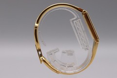 [Near MINT w/Box] GUCCI 1500L Gold Black Dial 12mm Women’s Vintage Watch Japan