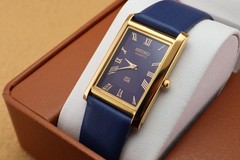 Vintage Seiko Slim Quartz Men’s Wrist Watch Blue Dial with Blue Strap.