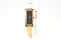 Vintage GUCCI 1500L Gold Black Dial 12mm Women’s Vintage Watch From JAPAN
