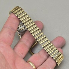 Elgin Mens Quartz Watch Day Date English Spanish FC 206 012 Stretch Band