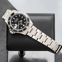 Rolex Submariner 16610 Silver Oyster Bracelet with Black Bezel