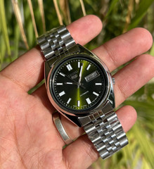 Seiko 5 Automatic Army Green Dial Mens Watch Japan Made 7009