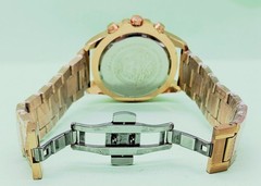 Fantastic Versace Date Indicator Chronograph Analog Quartz Men’s Wrist Watch