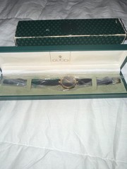 Gucci Women’s Vintage Dress Quartz Watch Gold Case Black Dial Leather Strap