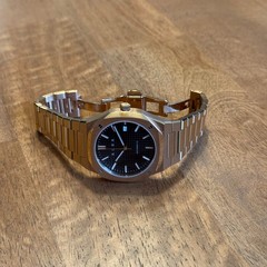 Aura Date 001 Watch 40mm Rose Gold Black Dial Stainless Steel on Bracelet