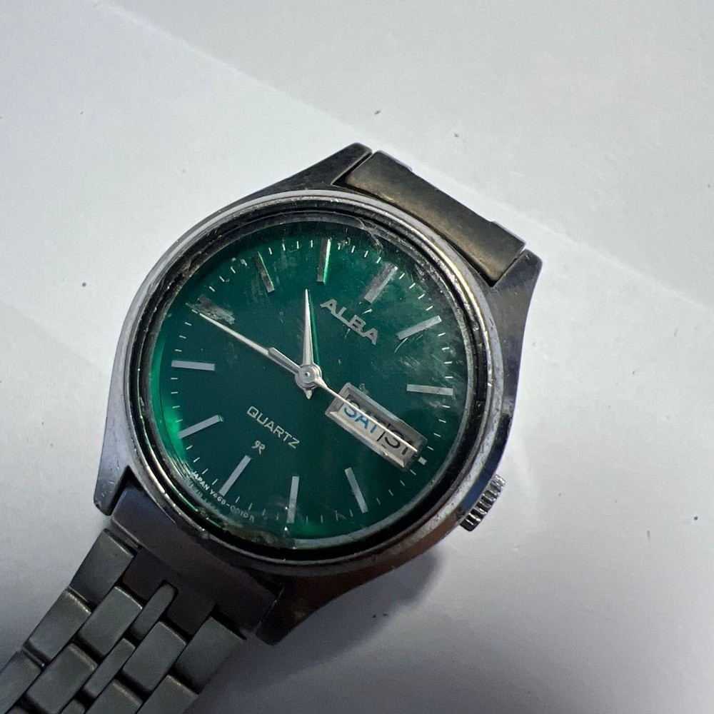 Seiko ALBA Quartz Men’s Wristwatch Green Dial Day Date
