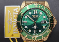 Invicta Pro Diver Men’s Watch Quartz Gold, Green Tone 30027 NIB