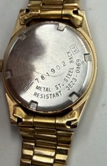 SEIKO Day Date Metal Quartz Watch Gold Tone Tri-fold Clasp New Battery