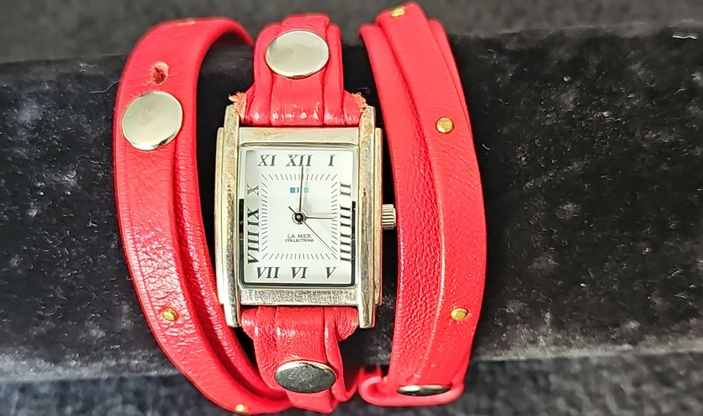 LA MER Collections Quartz Red Leather Wrap Watch Rectangular White Roman Dial