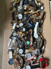 APPROX 3KG 70 X JOBLOT GENTS LADIES QUARTZ WRISTWATCHES UNTESTED SPARES REPAIR