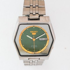 Seiko 5 Automatic Hexagon Case 6319-602A Rare Green Dial Gold Accents Watch 1979