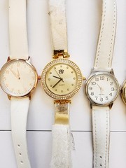 Lot of 8 Women’s Fashion Watches Mixed Brands Quartz Untested Sold As-Is