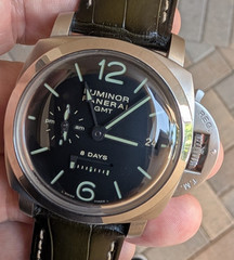 PANERAI LUMINOR GMT 8 DAYS POWER RESERVE. DISCONTINUED REFERENCE PAM 233.