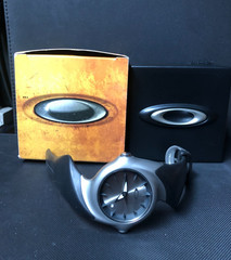 Oakley Crush 2.0 Watch Silver & Black With Complete Box MINT Brand New Battery