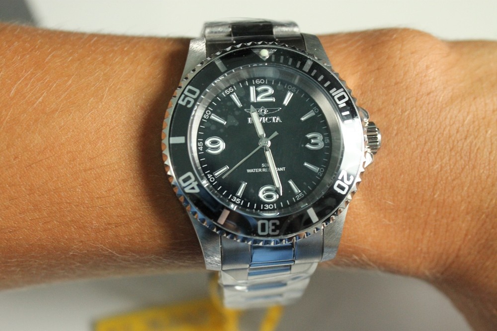 New Invicta Men’s Dive Watch (49335) Silver Band Black Dial in Box