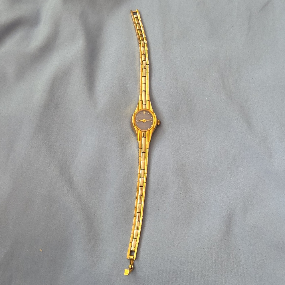 Waltham W027 Women’s Gold Quartz Dress Watch Blue Dial Gold Bracelet 23.9mm