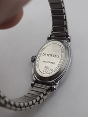 Acqua Watch Oval Case Stretch Band Womens Quartz Analog Silver Tone Working