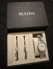Bulova Women’s Crystal Watch Gift Set 96X149 Mother of Pearl Dial New in Box