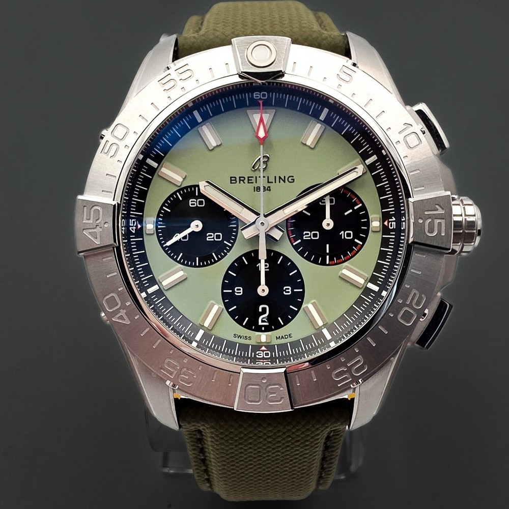 Breitling Avenger AB0147101L1A1