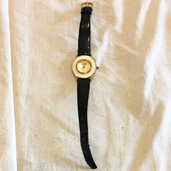 La Marque Women’s Quartz Analog Watch White Dial Black Leather Strap Round