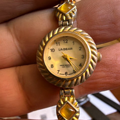 LA Gear Women’s Quartz Analog Wristwatch Gold Tone Bracelet Water Resistant