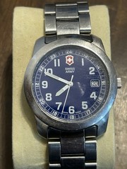 Victorinox Military Dial Swiss Army Mens Vintage Blue Dial 40 MM New Battery