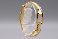 [Near MINT w/Box] GUCCI 1500L Gold Black Dial 12mm Women’s Vintage Watch Japan