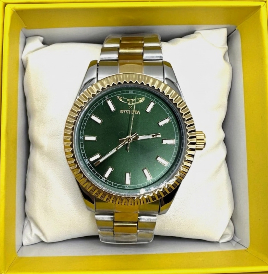 Invicta specialty Men’s Quartz 40 mm Green Dial Two-Tone Watch 69012