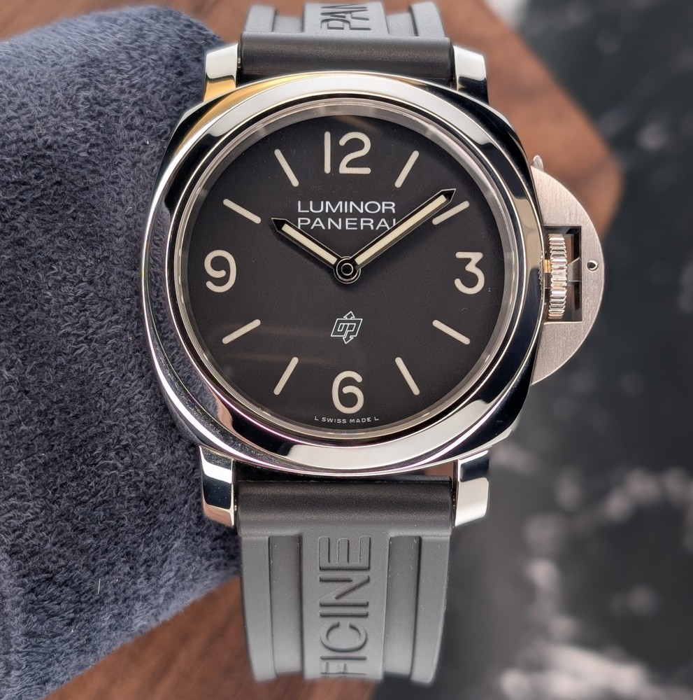 2021 Panerai Luminor 44mm Base Logo Watch – PAM01086 Extra Straps w/Warranty